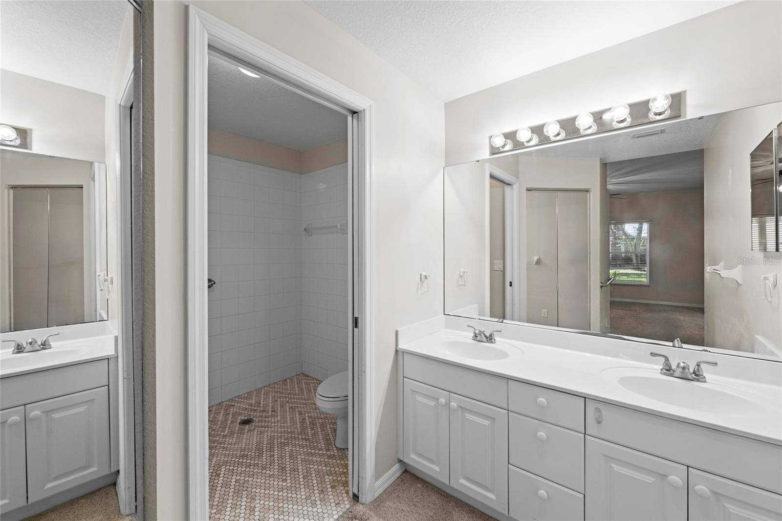 Image 29 of 42 For 6651 Pineview Terrace