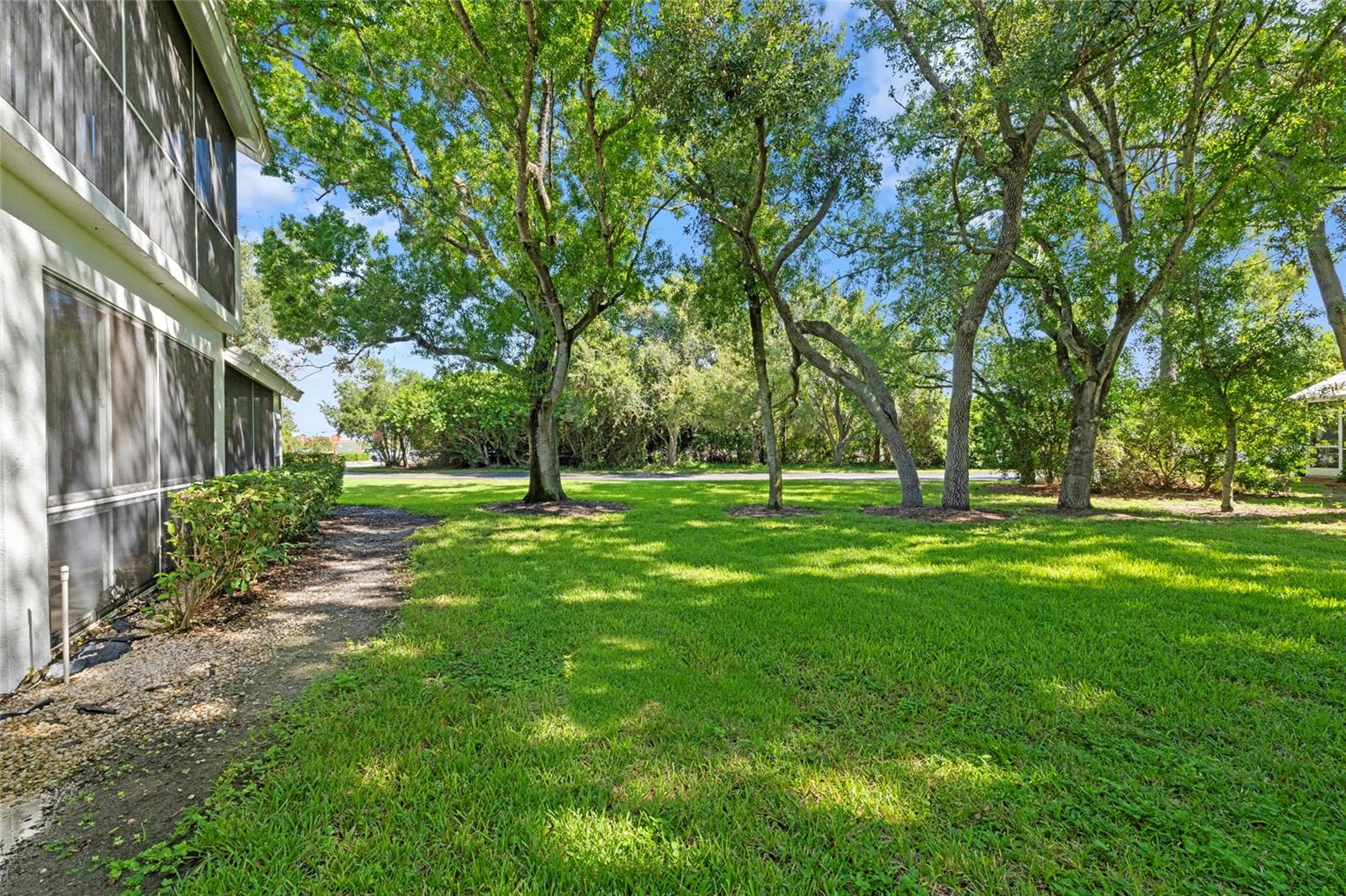 Image 36 of 42 For 6651 Pineview Terrace