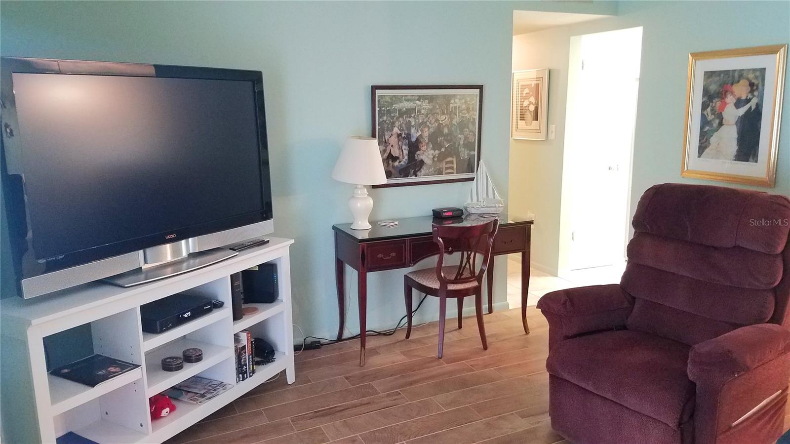Image 4 of 24 For 1801 Restful Drive N7