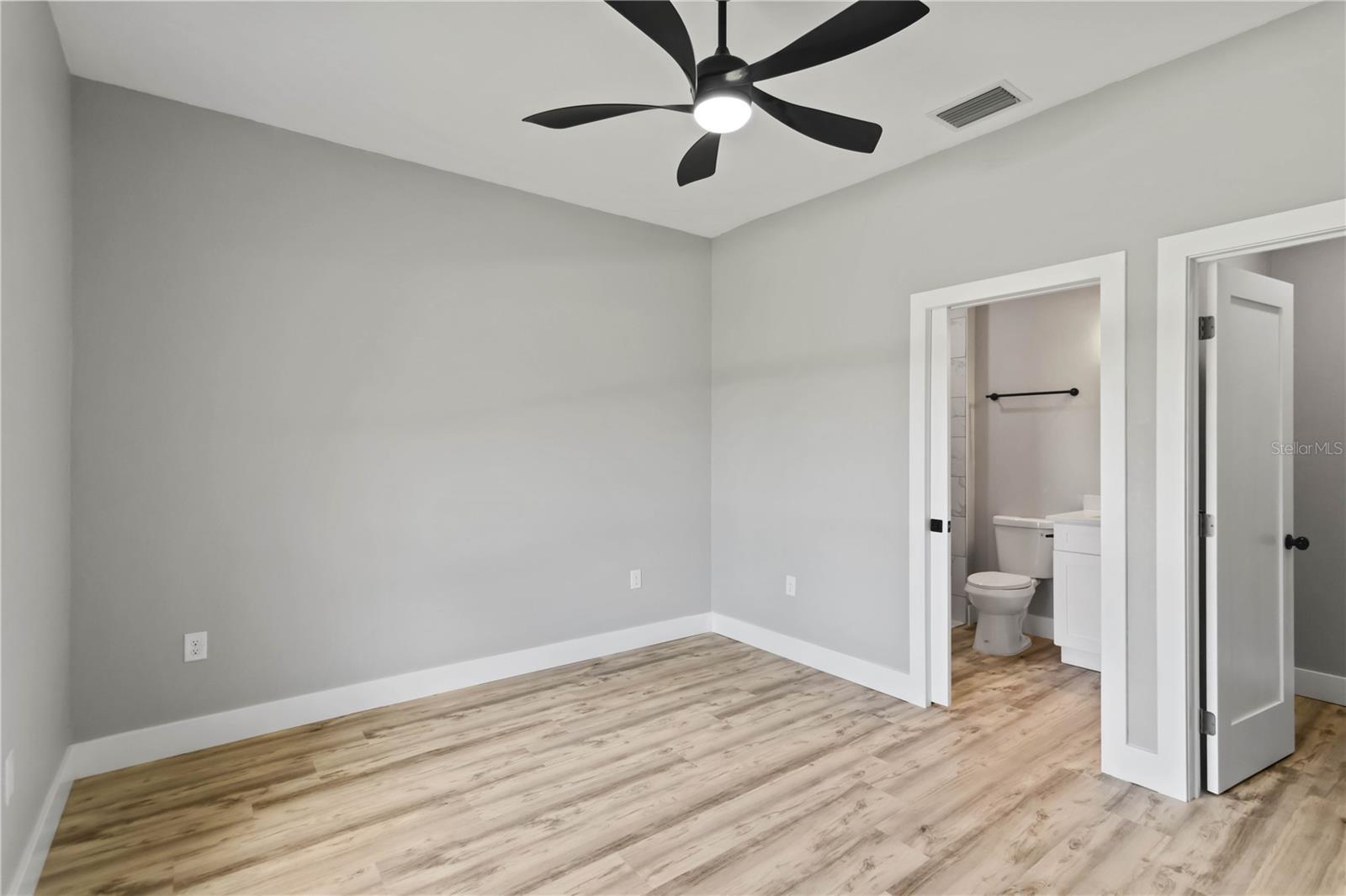 Image 16 of 29 For 10181 Amicola Street