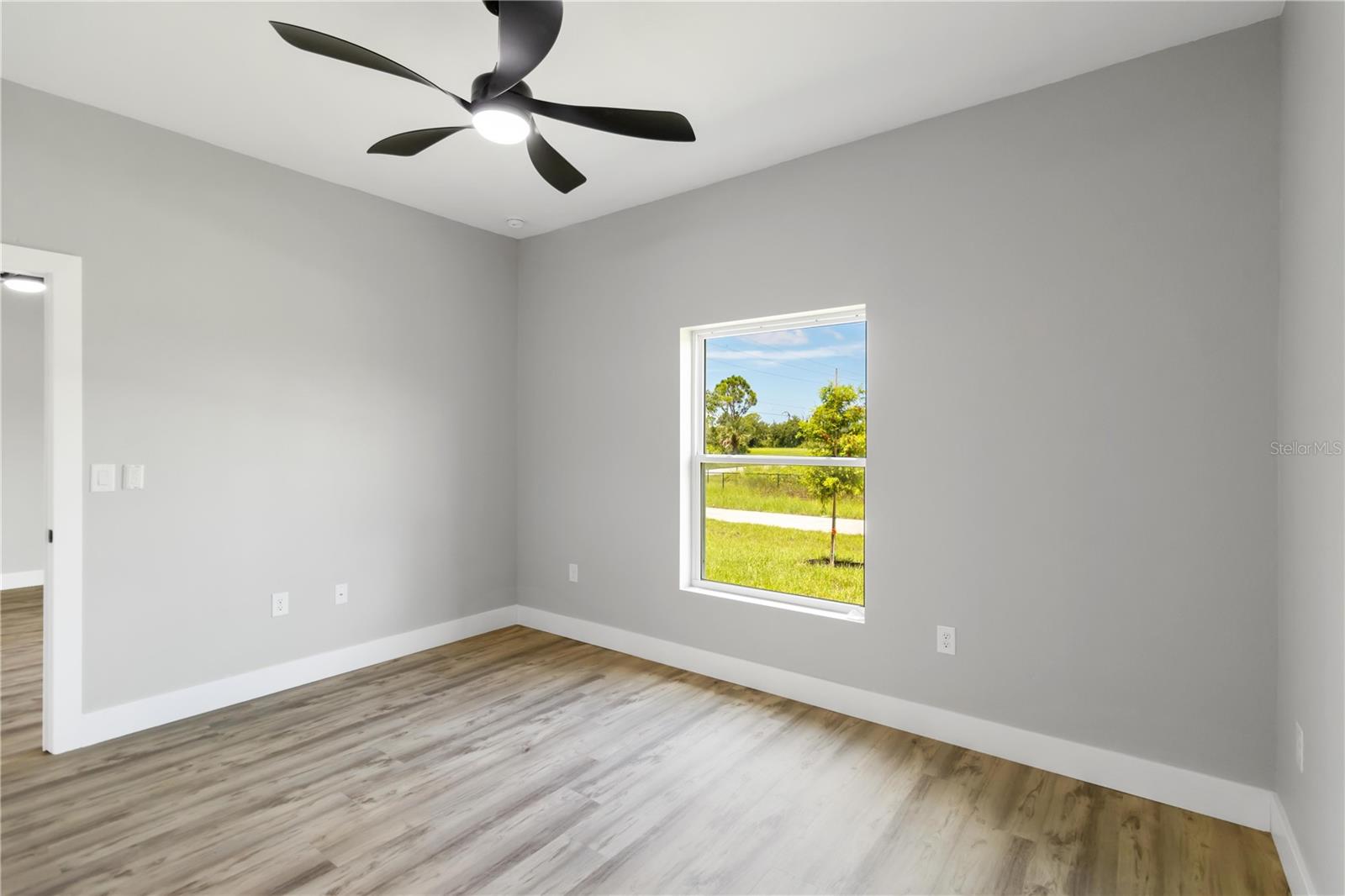 Image 17 of 29 For 10181 Amicola Street