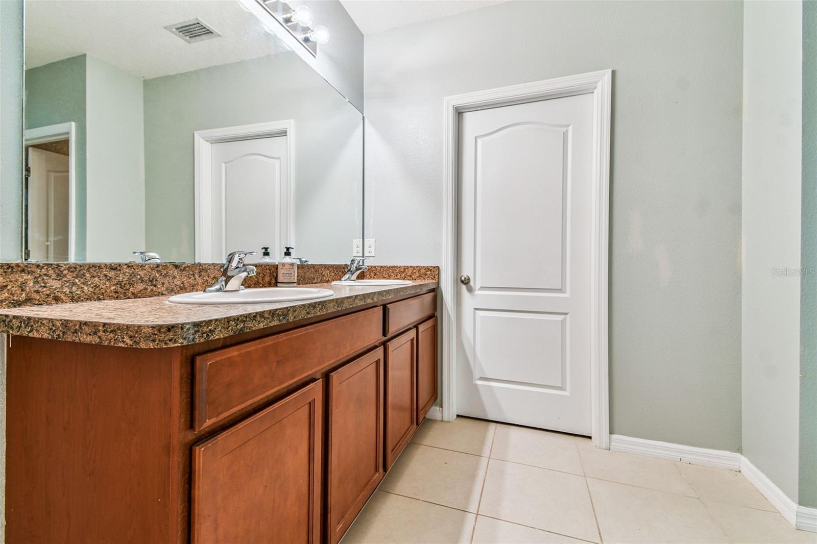 Image 19 of 42 For 7005 57th Terrace E