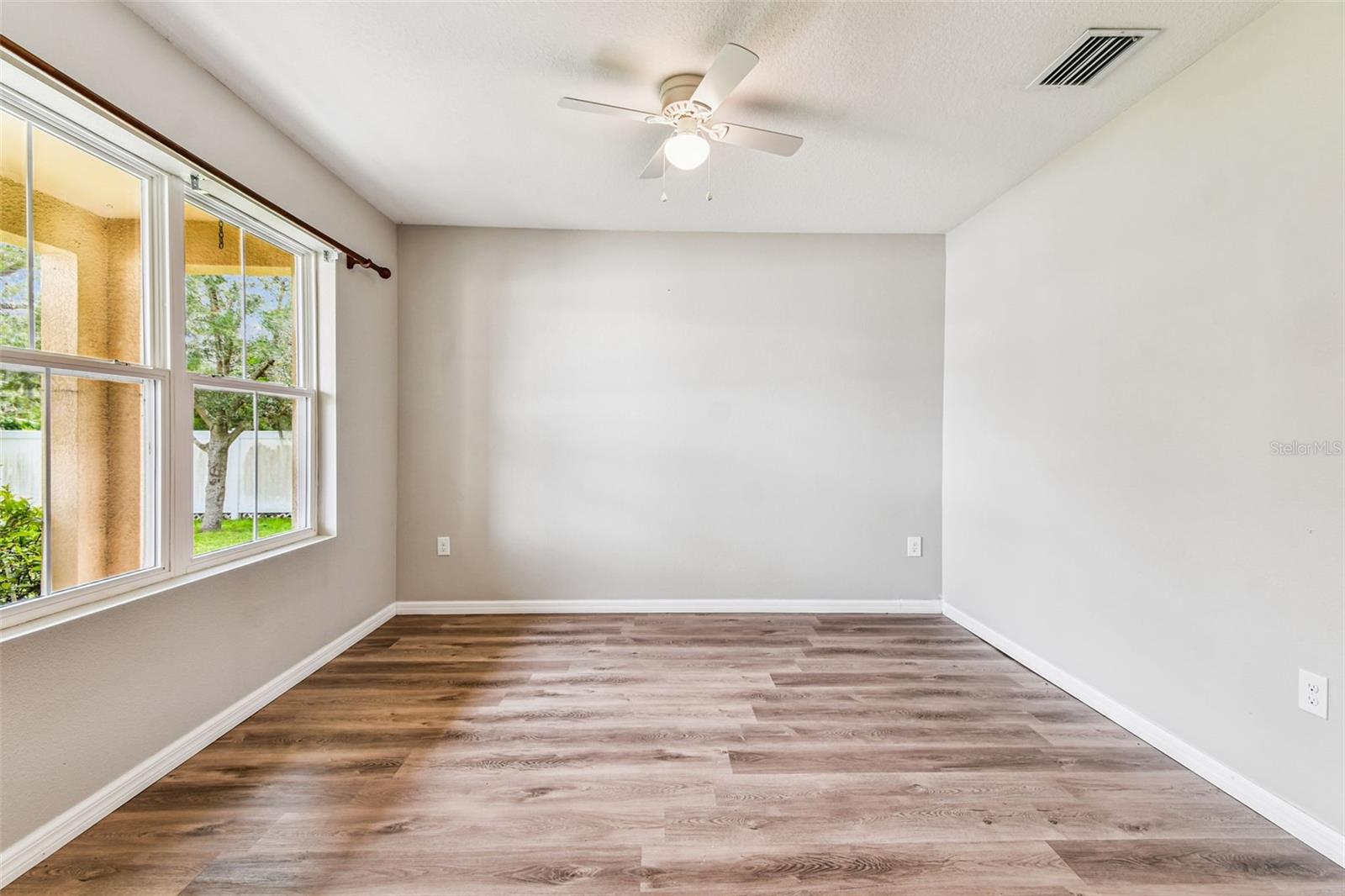 Image 6 of 42 For 7005 57th Terrace E