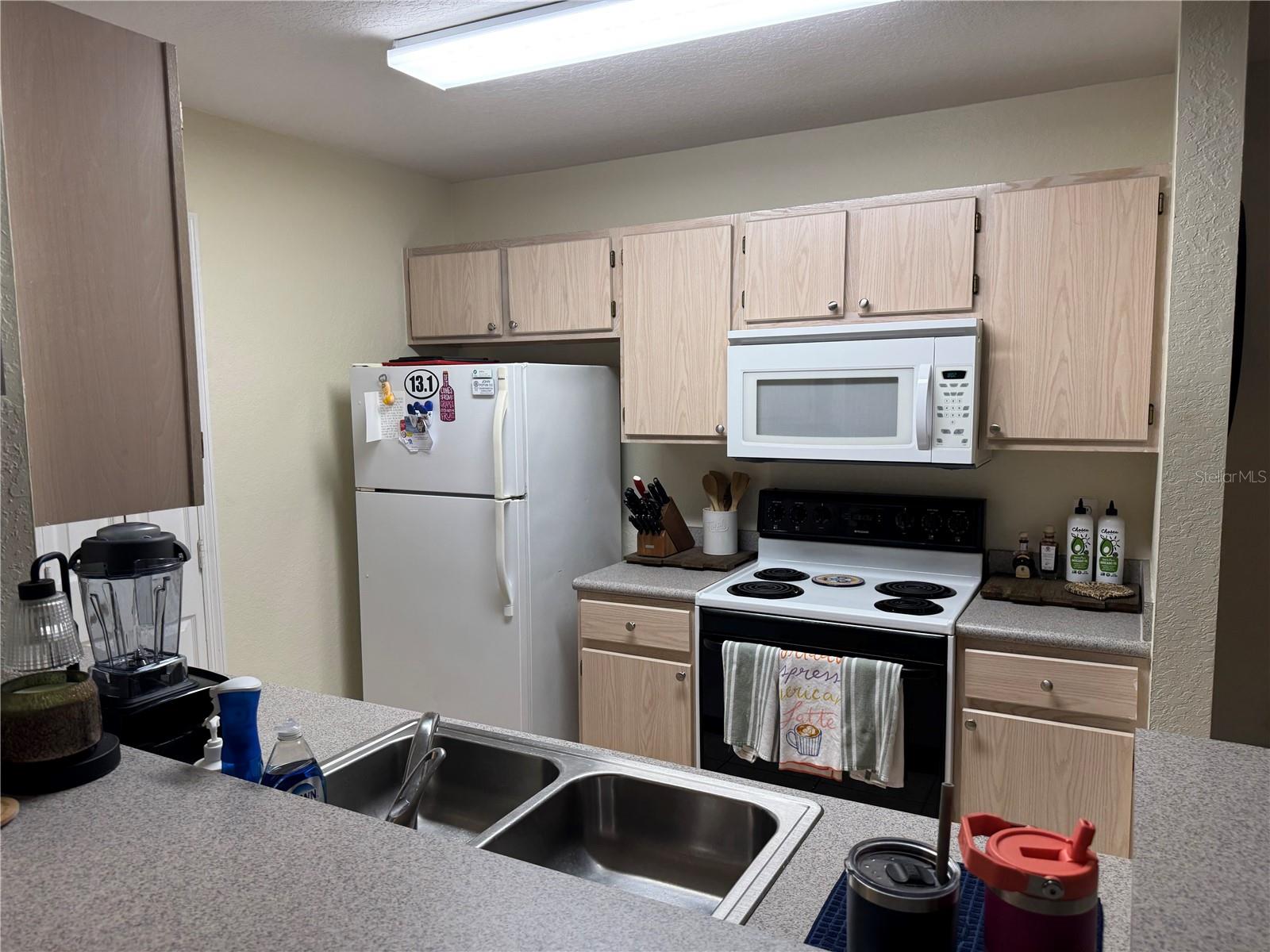 Image 4 of 13 For 8911 Manor Loop 101