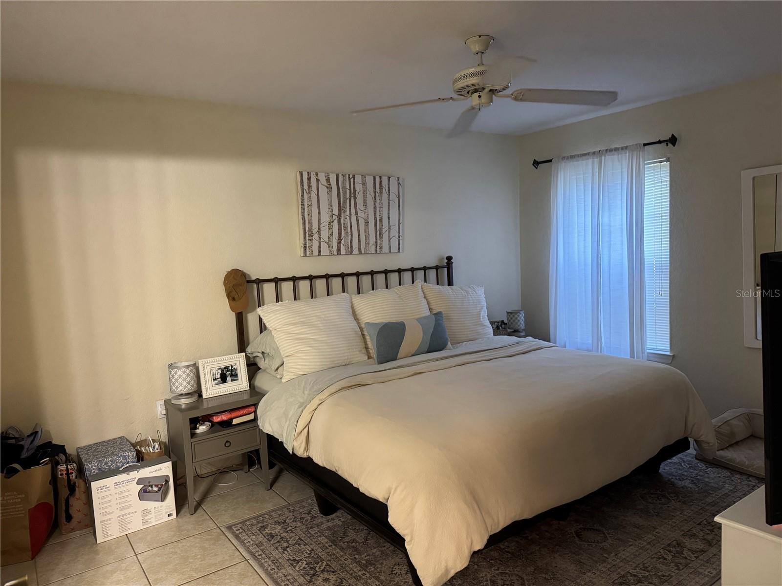 Image 6 of 13 For 8911 Manor Loop 101