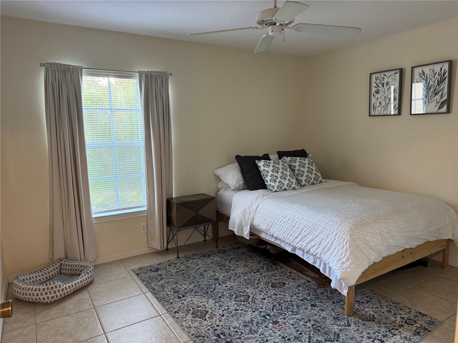 Image 8 of 13 For 8911 Manor Loop 101