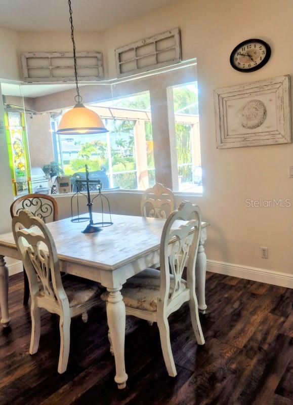 Listing photo id 8 for 6408 Rubia Circle