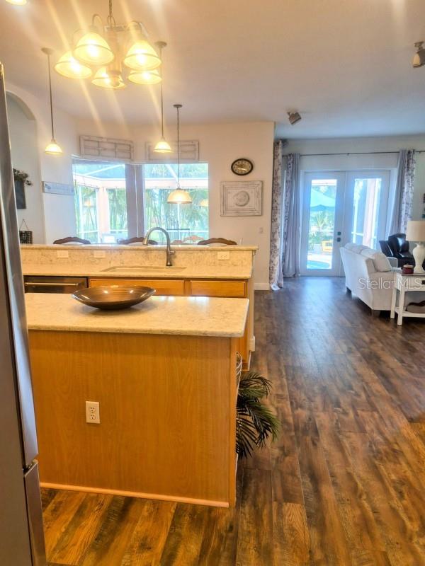 Listing photo id 11 for 6408 Rubia Circle