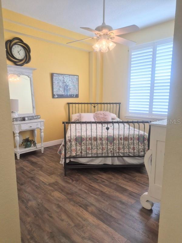 Listing photo id 12 for 6408 Rubia Circle