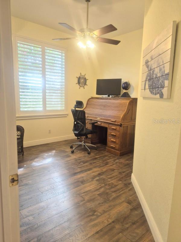 Listing photo id 13 for 6408 Rubia Circle