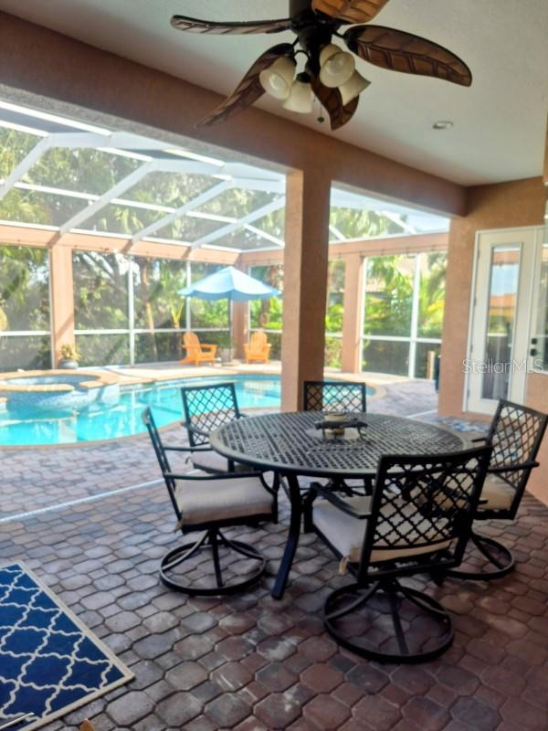Listing photo id 19 for 6408 Rubia Circle
