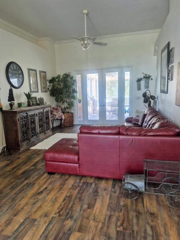 Listing photo id 1 for 6408 Rubia Circle
