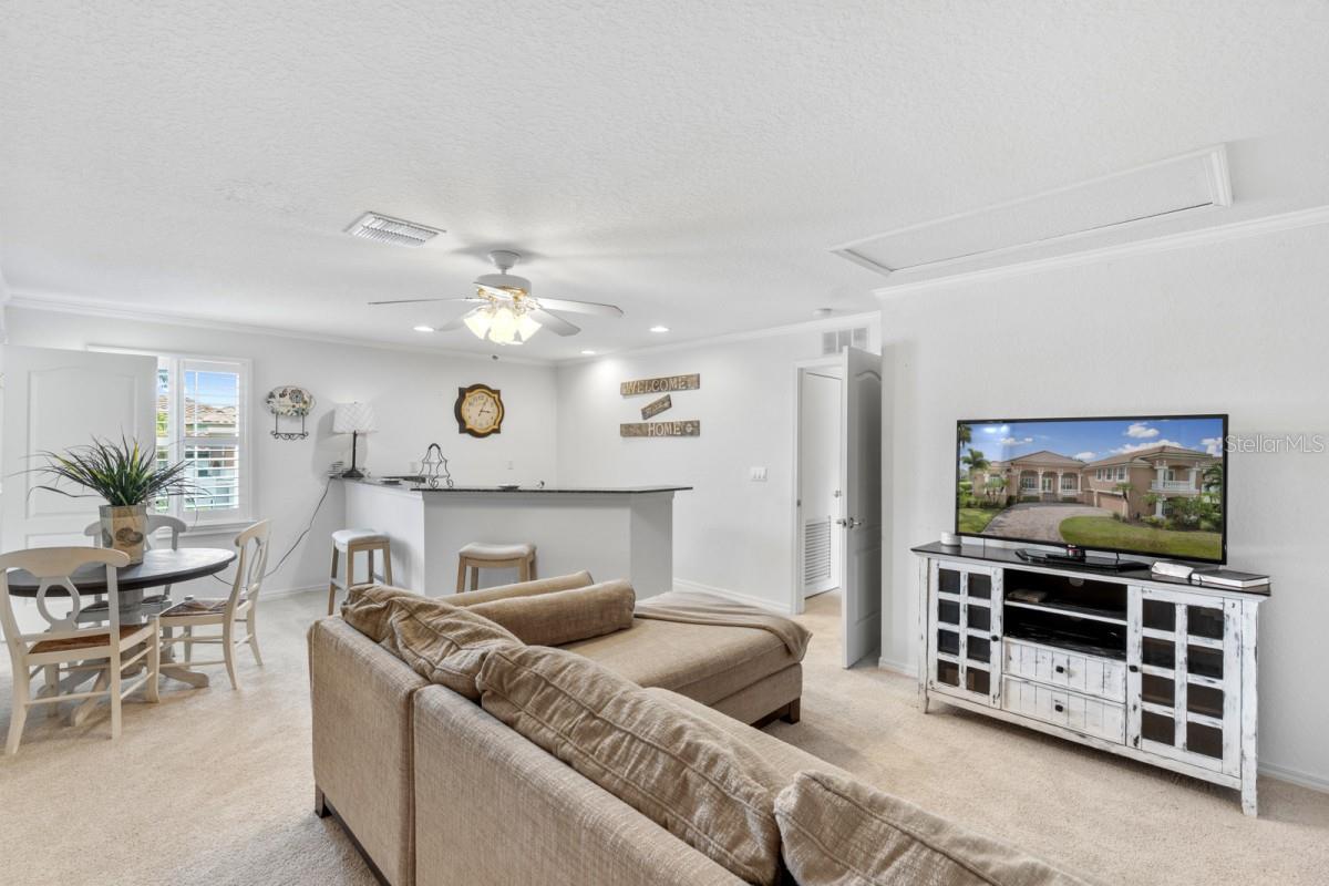Listing photo id 37 for 6408 Rubia Circle