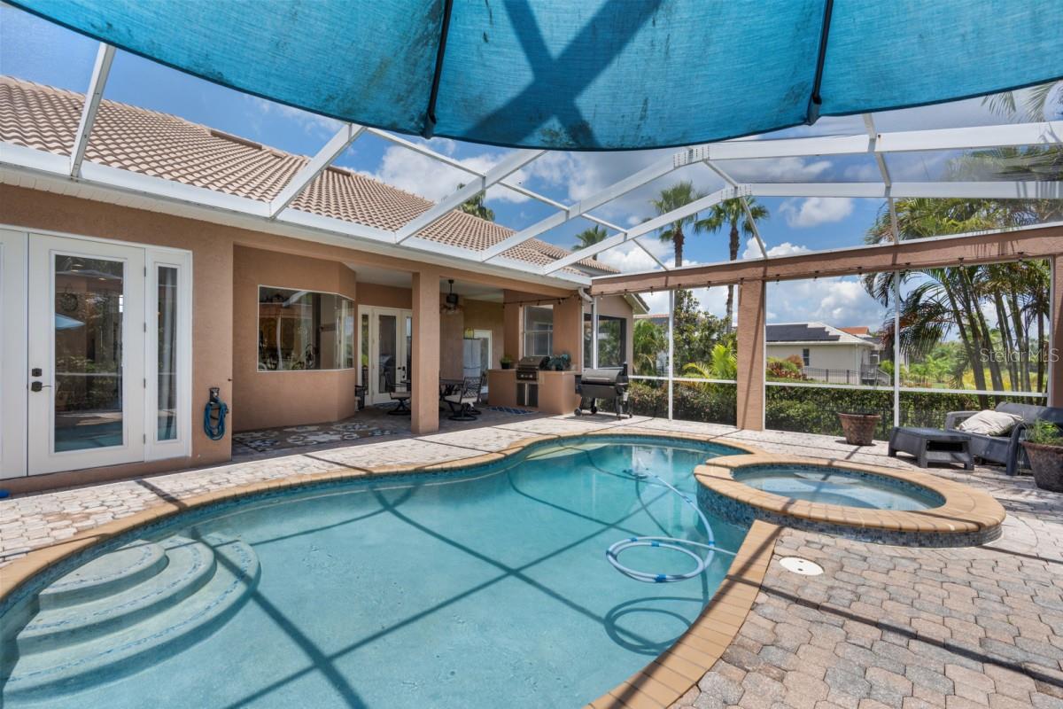 Listing photo id 39 for 6408 Rubia Circle