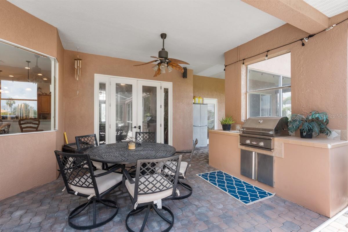 Listing photo id 40 for 6408 Rubia Circle