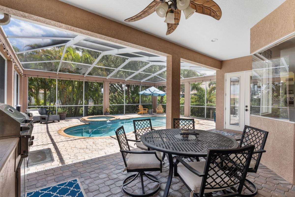 Listing photo id 45 for 6408 Rubia Circle