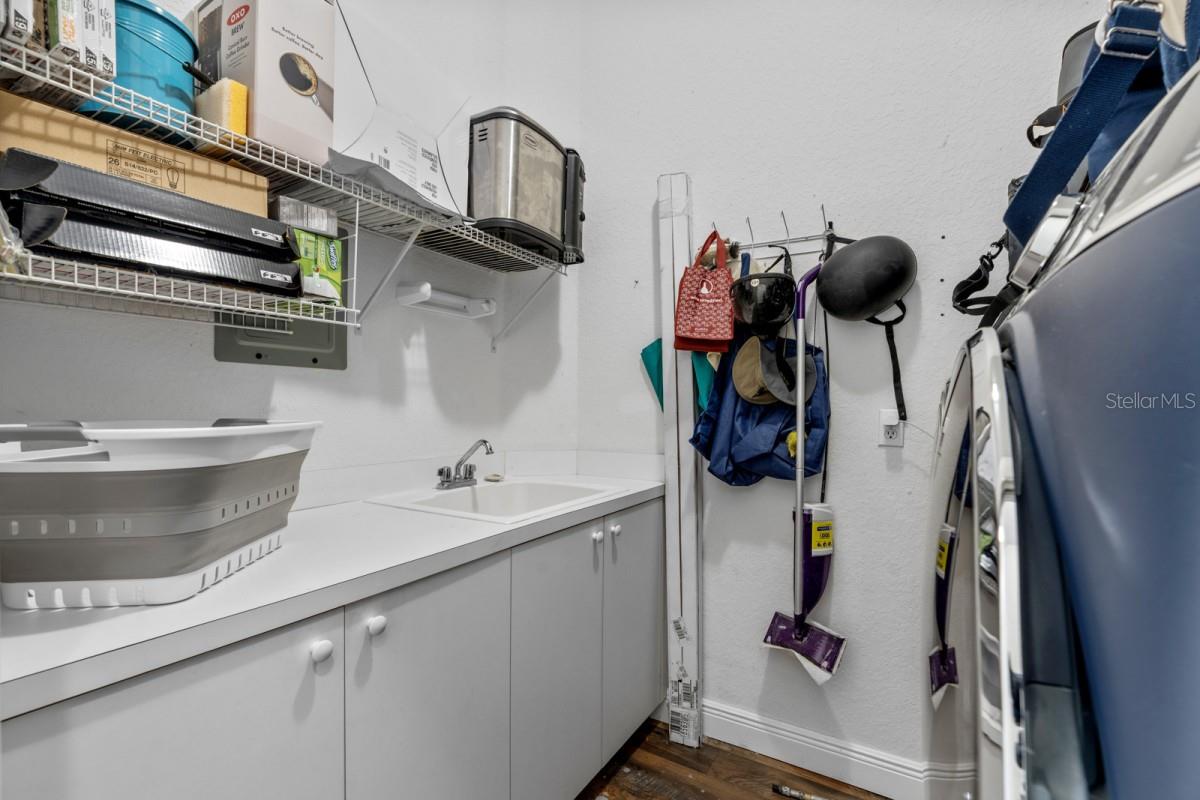 Listing photo id 48 for 6408 Rubia Circle