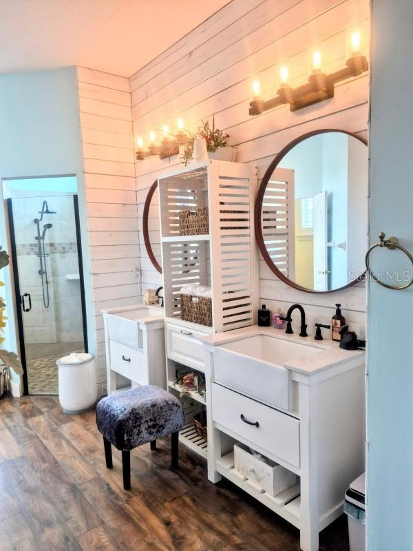 Listing photo id 5 for 6408 Rubia Circle