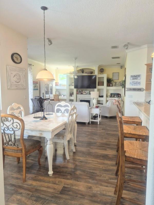 Listing photo id 7 for 6408 Rubia Circle