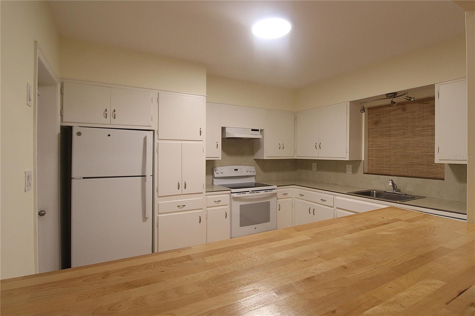 Image 3 of 18 For 2200 Rose Street