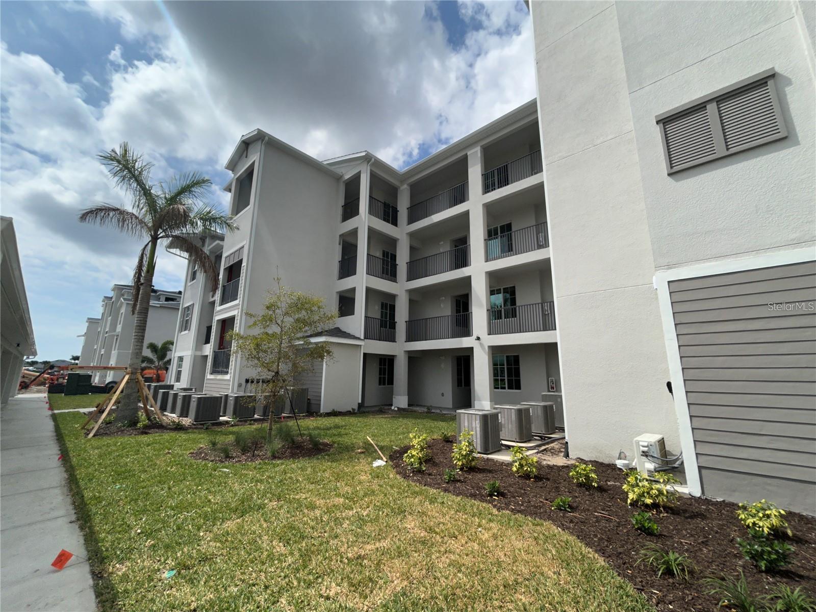 Image 2 of 72 For 12240 Wellen Golf Street 403