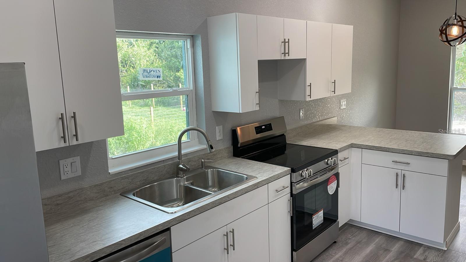 Image 2 of 14 For 11261 3rd Avenue
