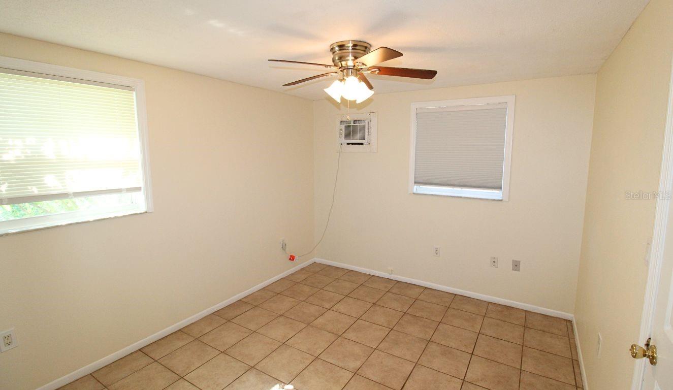 Image 5 of 7 For 255 Pineapple Street 1