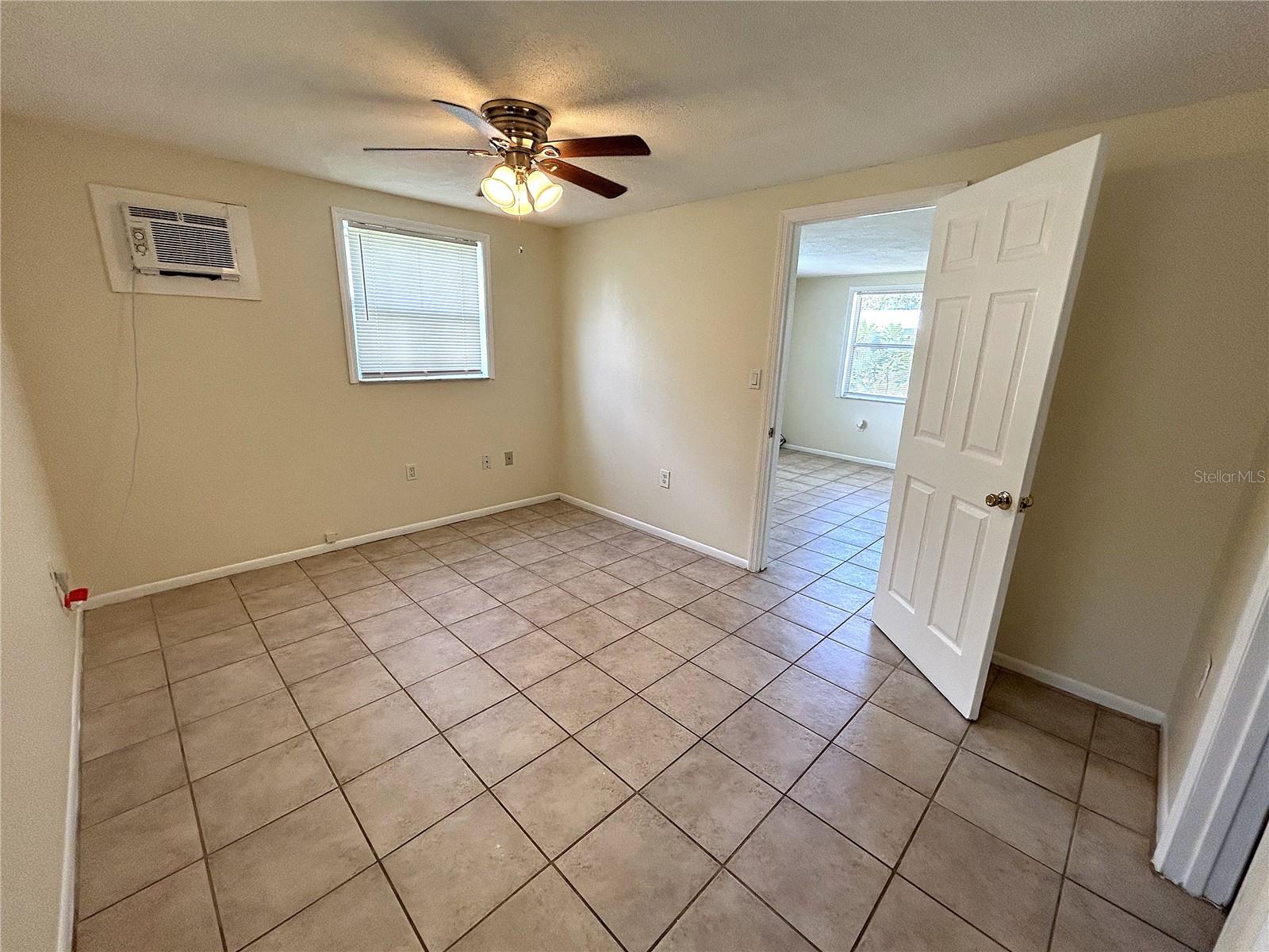 Image 8 of 9 For 255 Pineapple Street 3