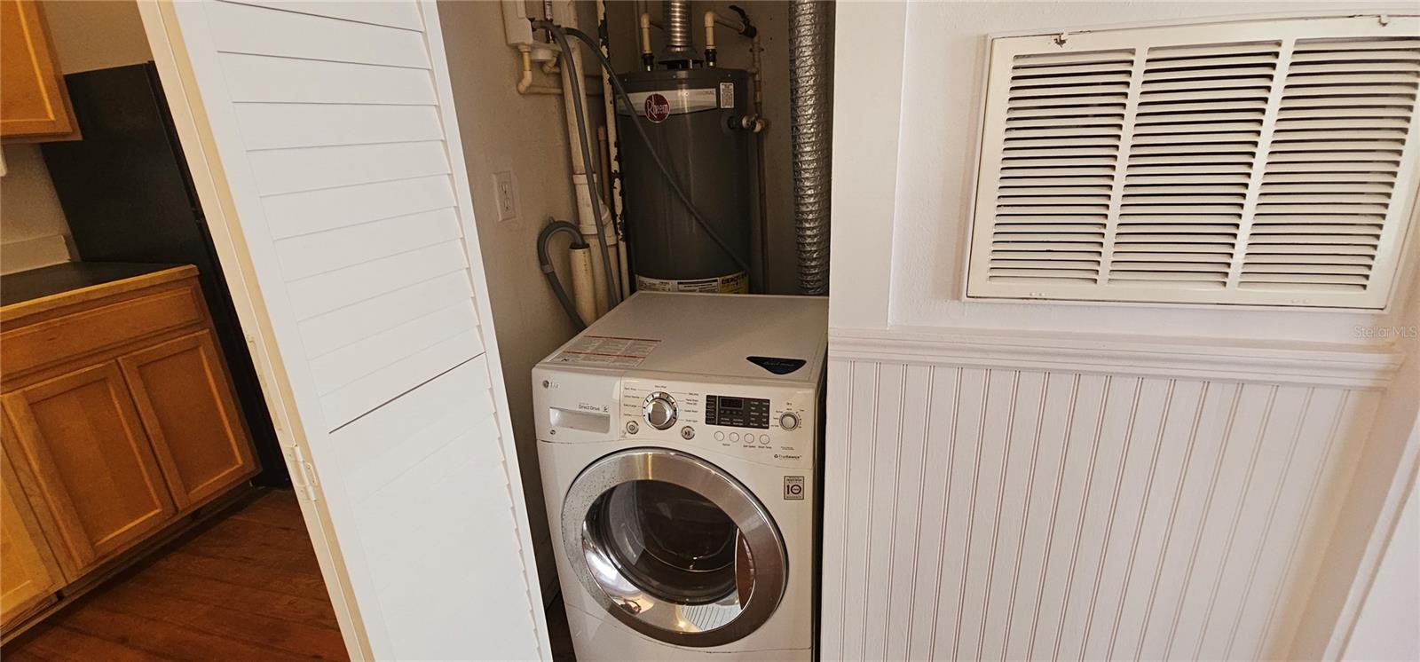 Image 9 of 9 For 325 Ohio Place 2