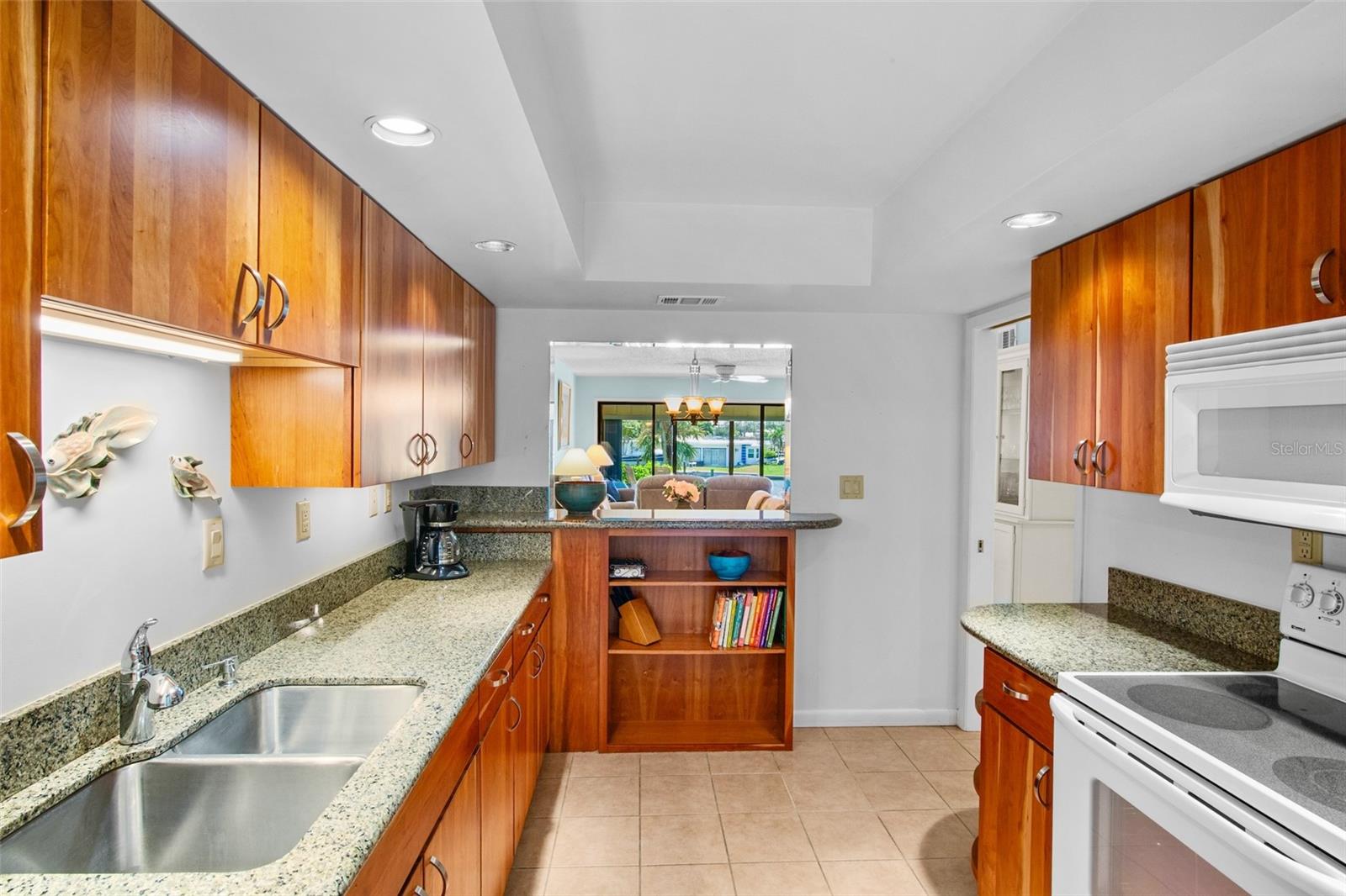 Image 5 of 41 For 6500 Flotilla Drive 212