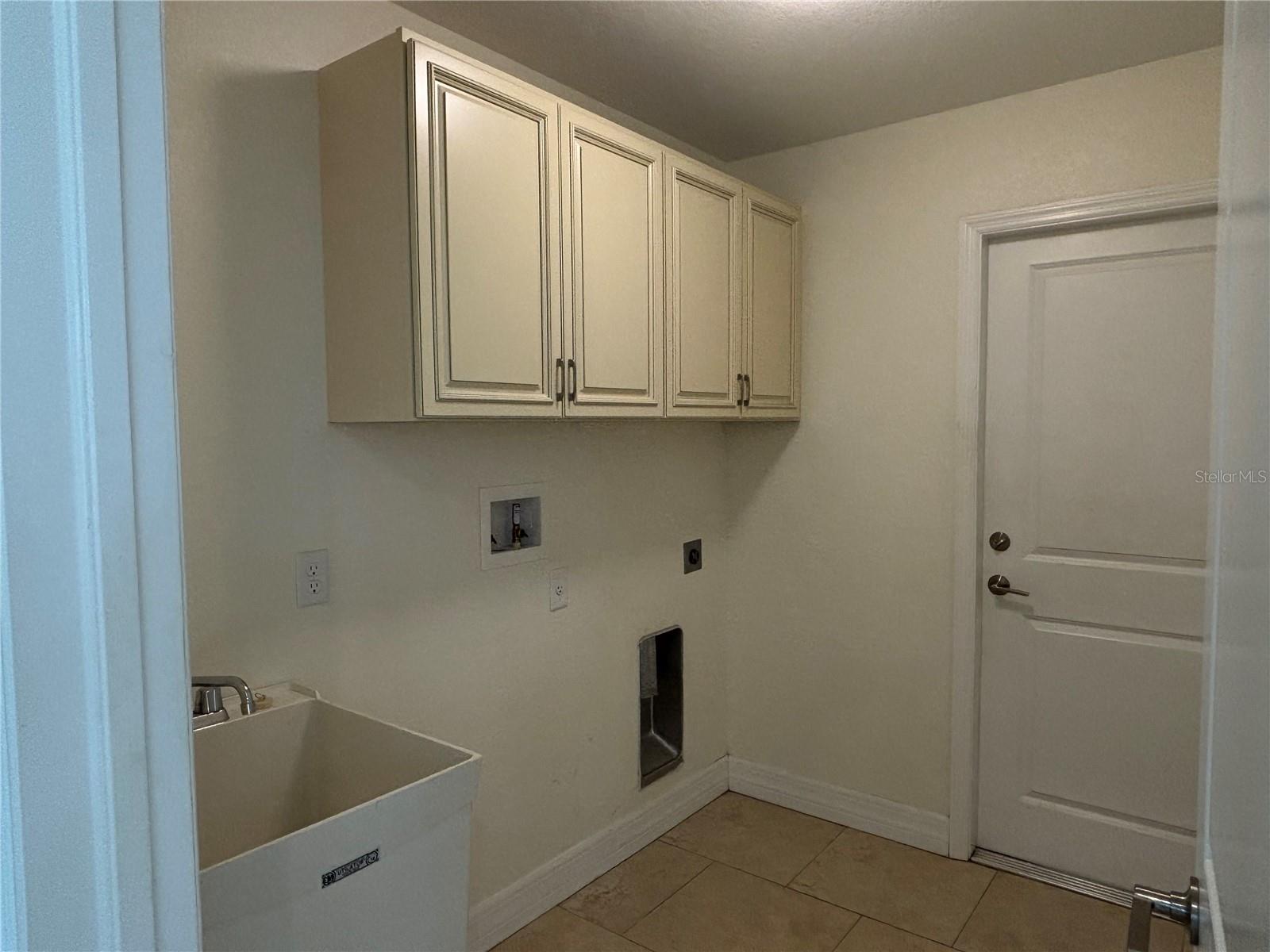 Image 16 of 19 For 1876 Atwater Drive