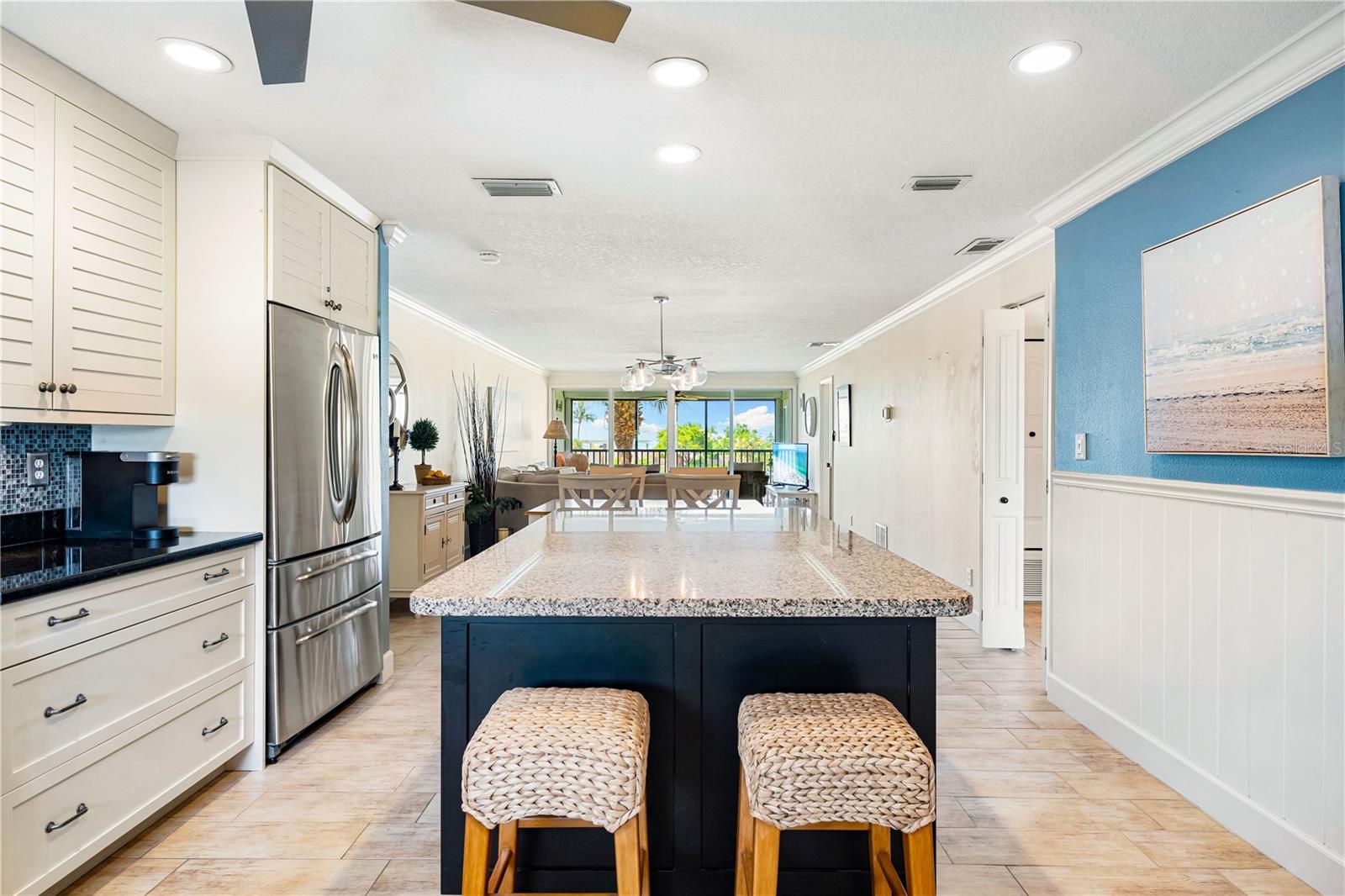 Image 10 of 61 For 5600 Beach Way Drive 304