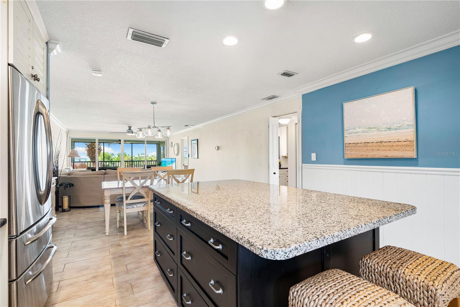 Image 11 of 61 For 5600 Beach Way Drive 304