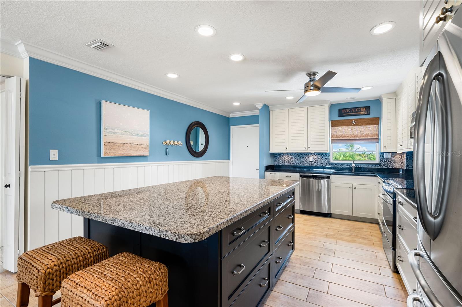Image 12 of 61 For 5600 Beach Way Drive 304