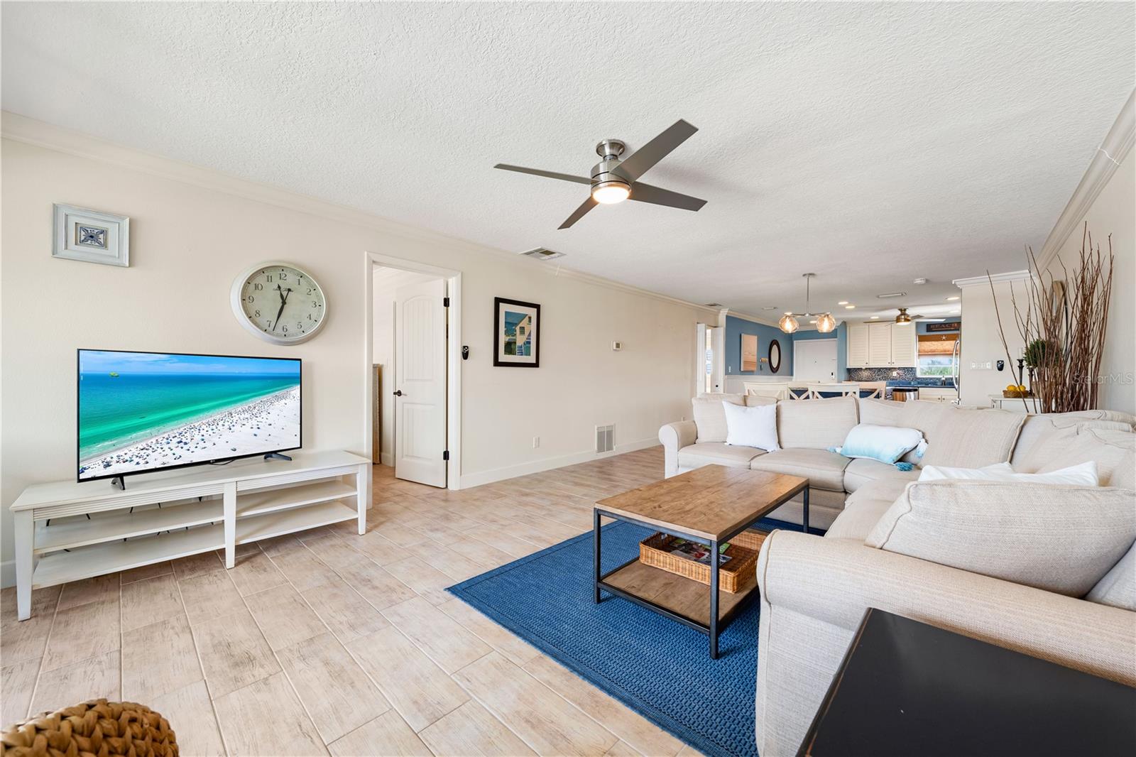 Image 18 of 61 For 5600 Beach Way Drive 304