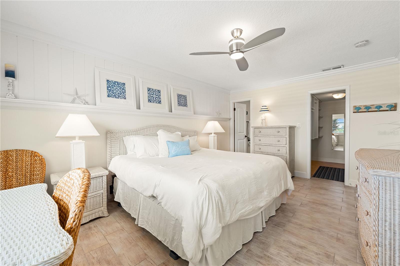Image 27 of 61 For 5600 Beach Way Drive 304