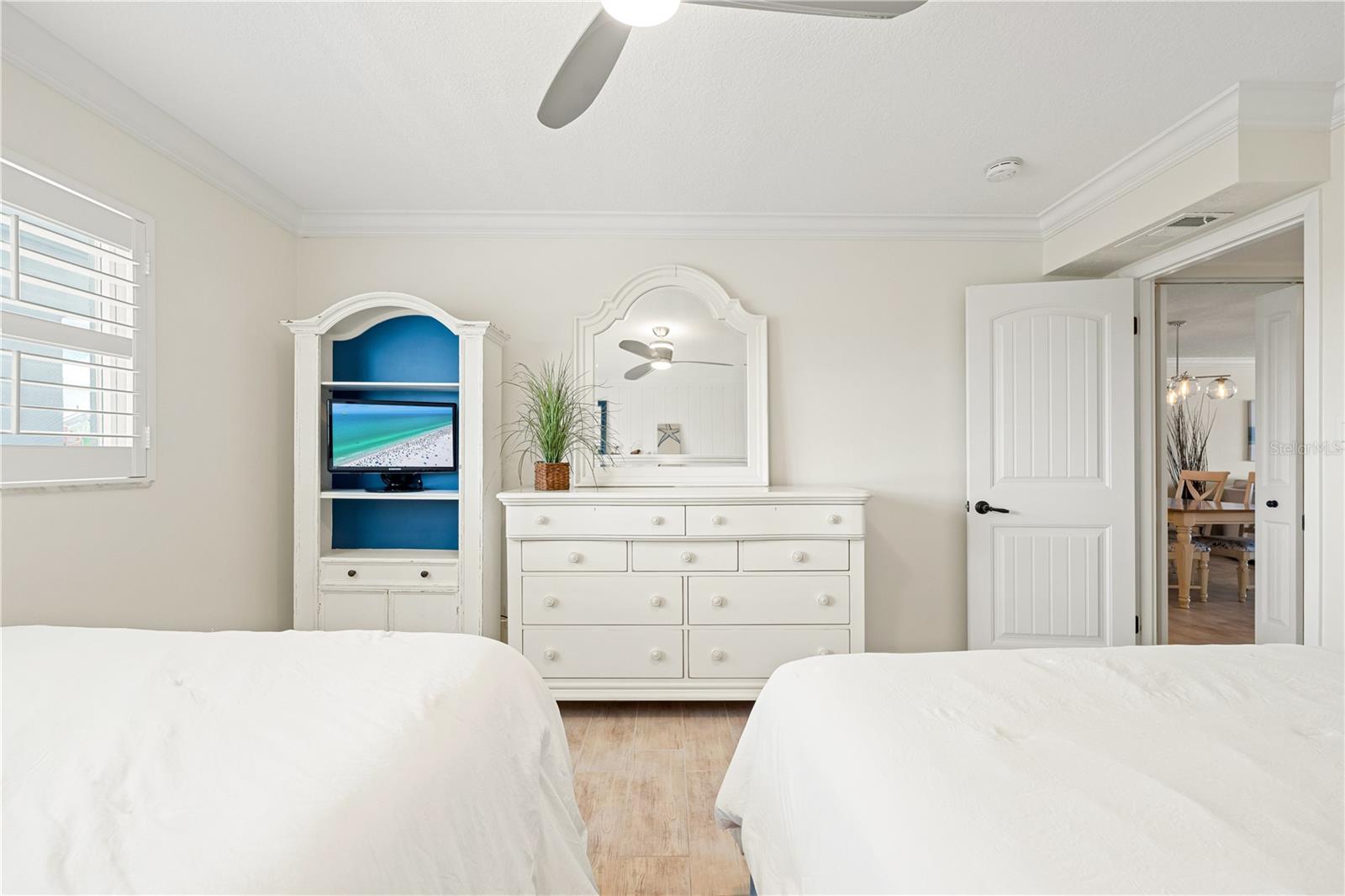 Image 34 of 61 For 5600 Beach Way Drive 304