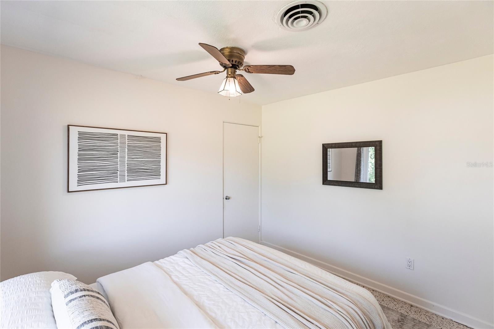 Image 19 of 43 For 6222 Brentwood Avenue