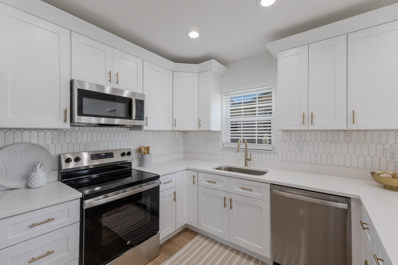 Image 11 of 45 For 2302 Avenue B