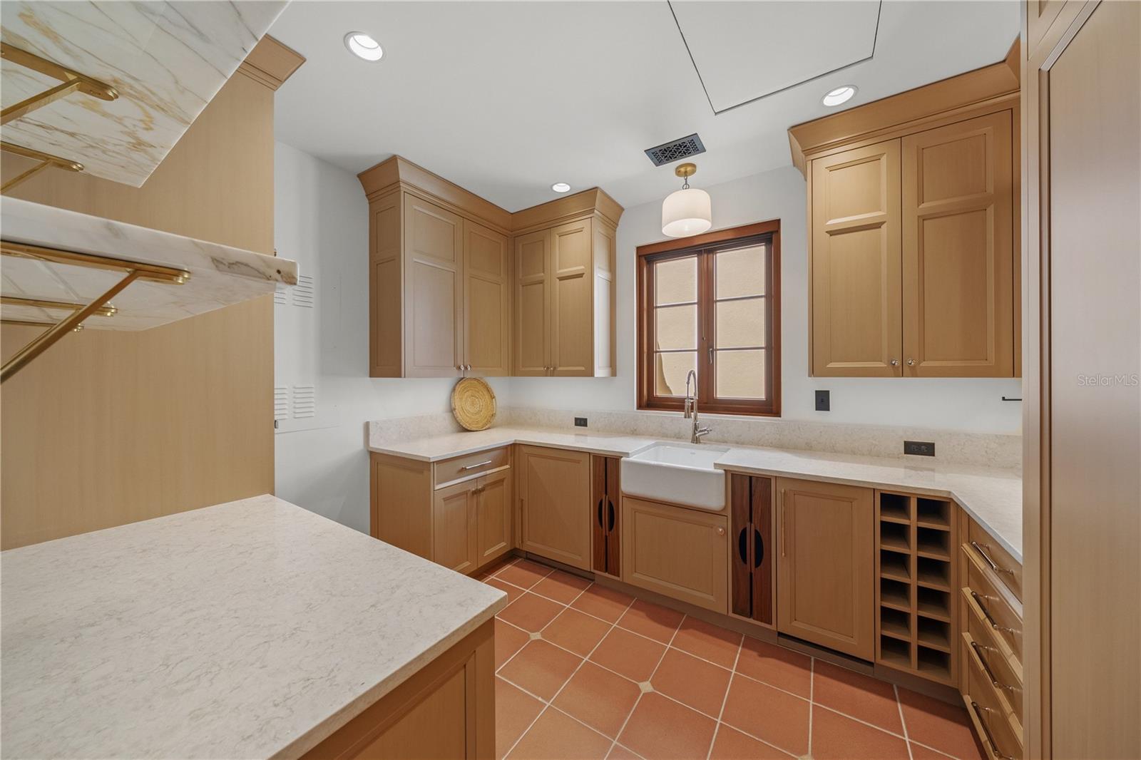 Image 13 of 78 For 139 Washington Drive