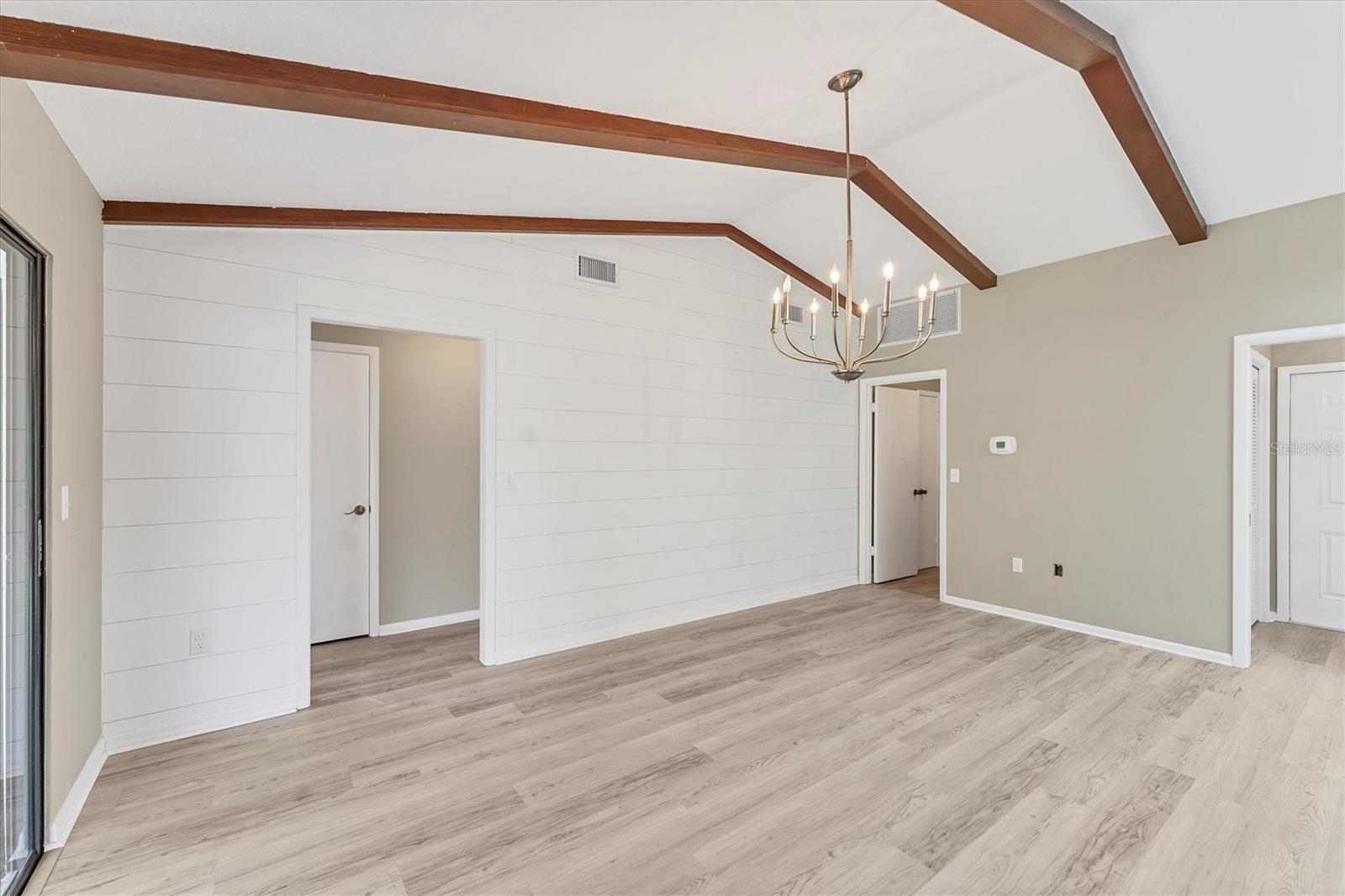 Image 12 of 33 For 6905 23rd Avenue W