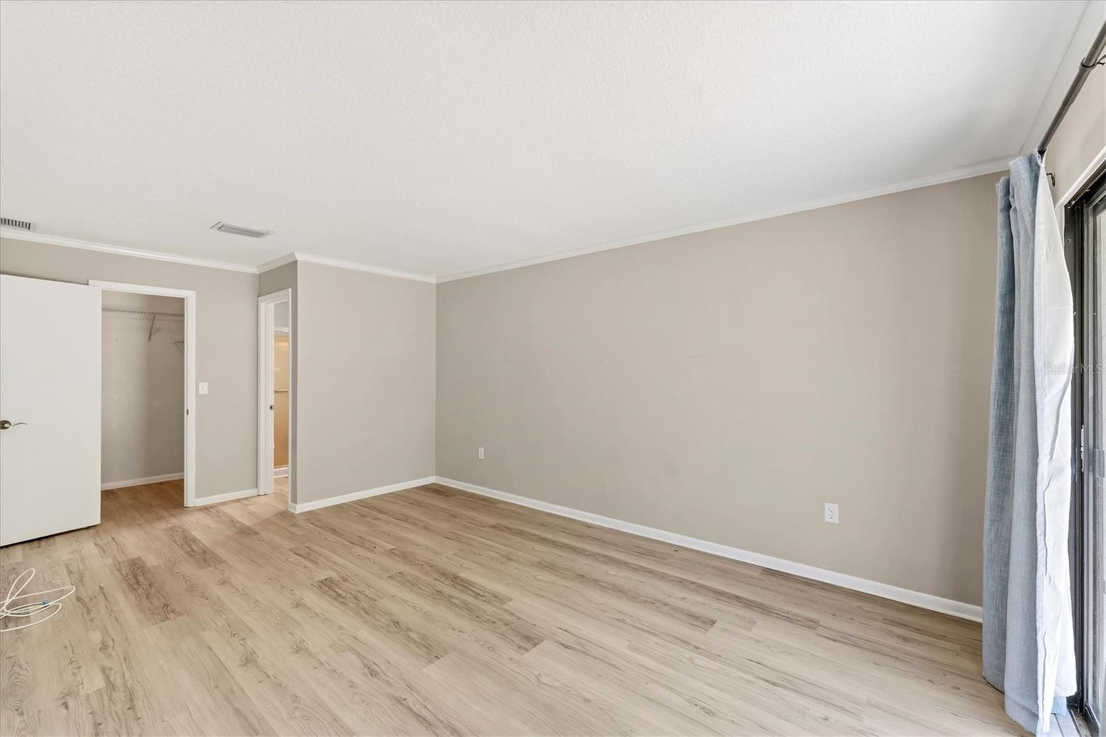 Image 18 of 33 For 6905 23rd Avenue W