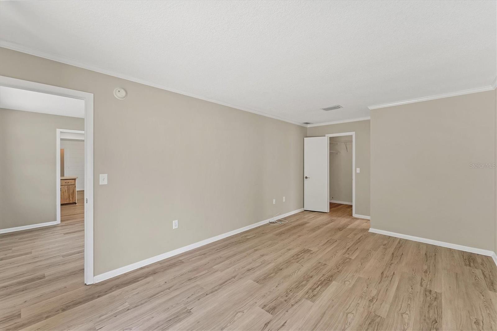 Image 19 of 33 For 6905 23rd Avenue W
