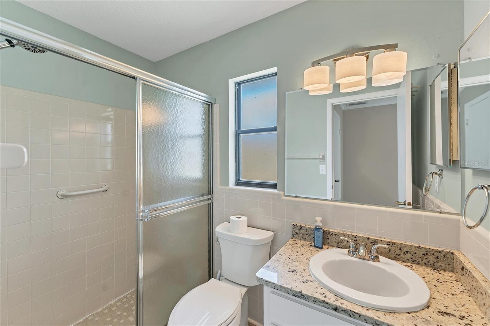 Image 21 of 33 For 6905 23rd Avenue W