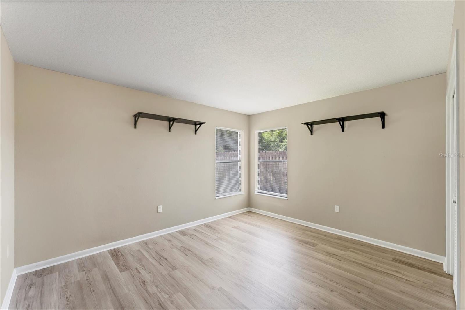 Image 22 of 33 For 6905 23rd Avenue W