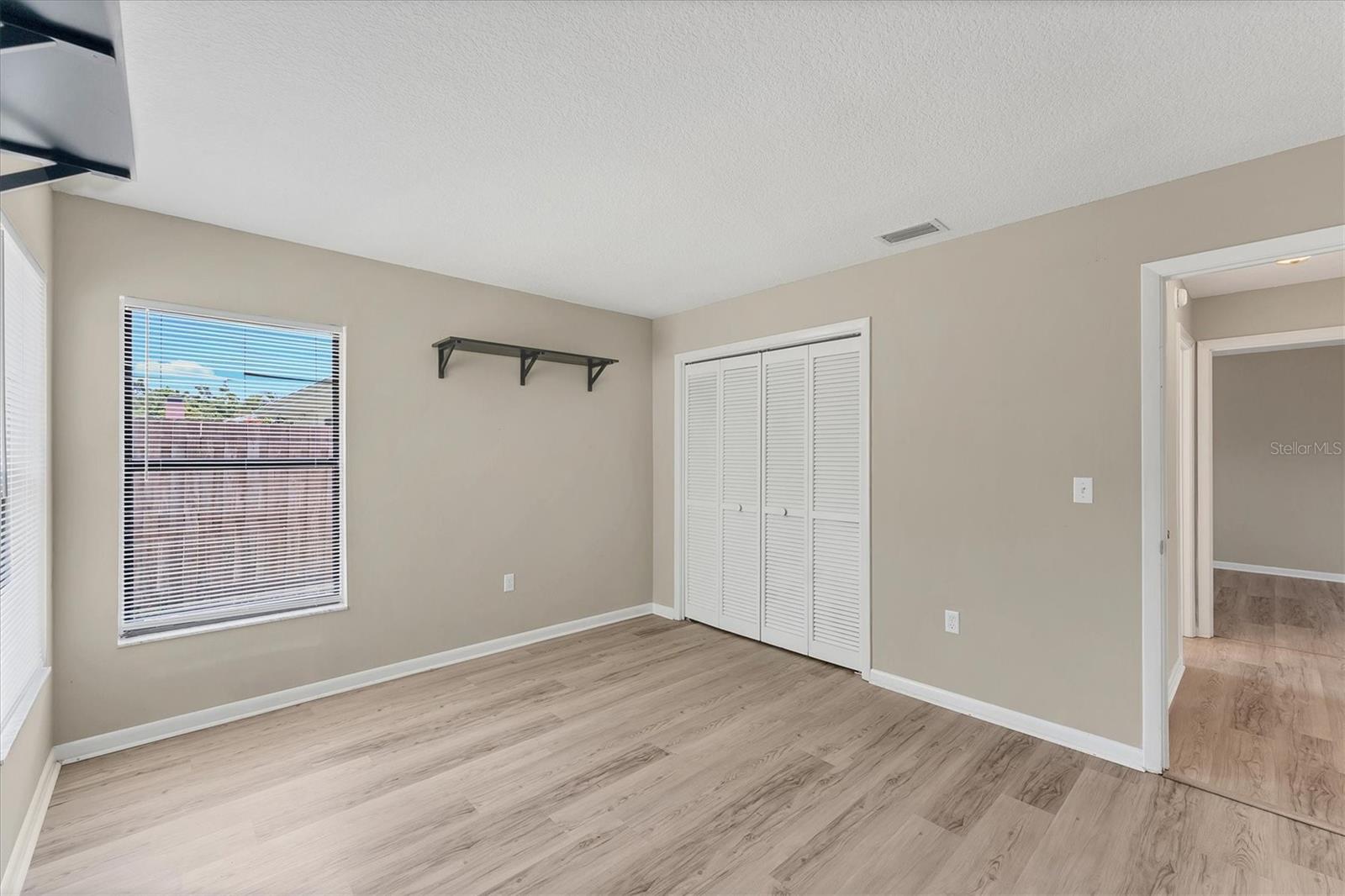 Image 23 of 33 For 6905 23rd Avenue W
