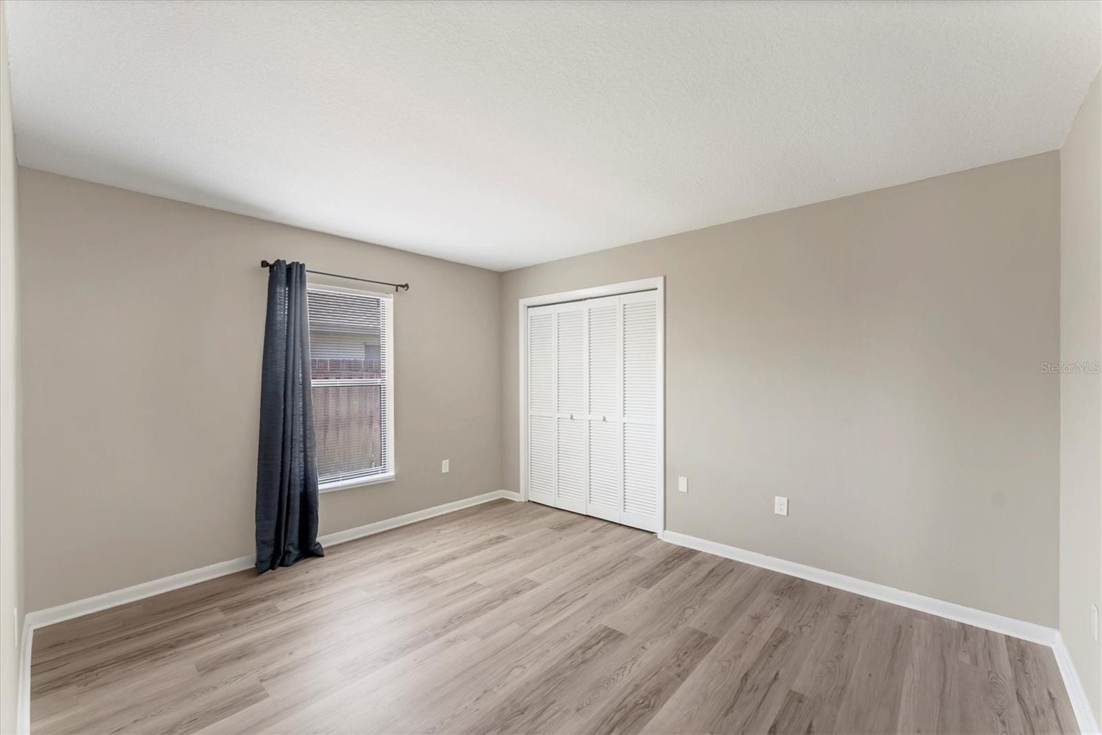 Image 25 of 33 For 6905 23rd Avenue W