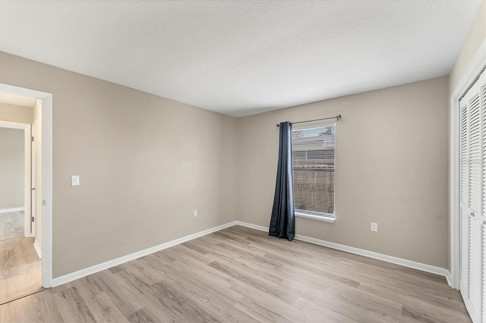 Image 26 of 33 For 6905 23rd Avenue W