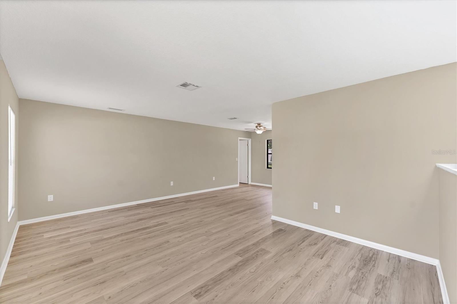 Image 3 of 33 For 6905 23rd Avenue W