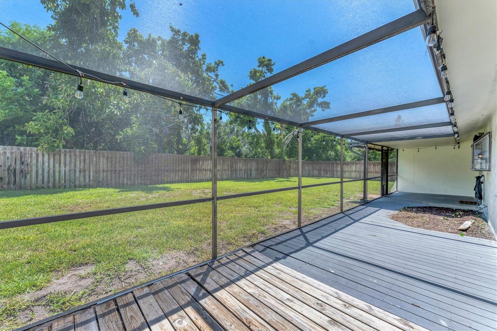 Image 30 of 33 For 6905 23rd Avenue W